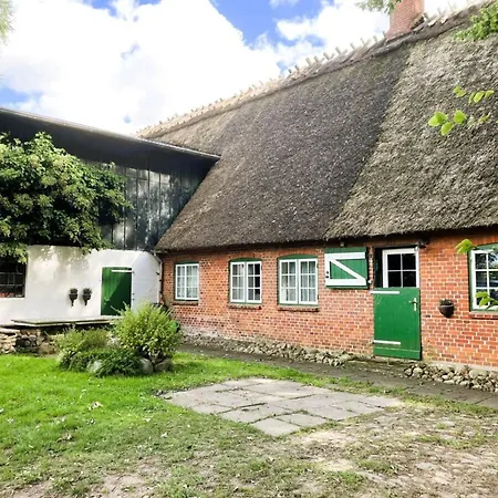 Romantic Thatched Roof House Schnarup-Thumby