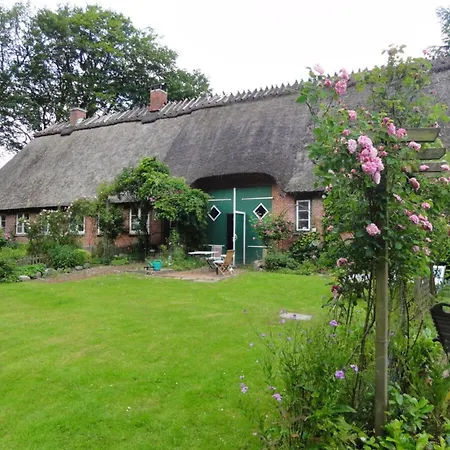아파트 Romantic Thatched Roof House